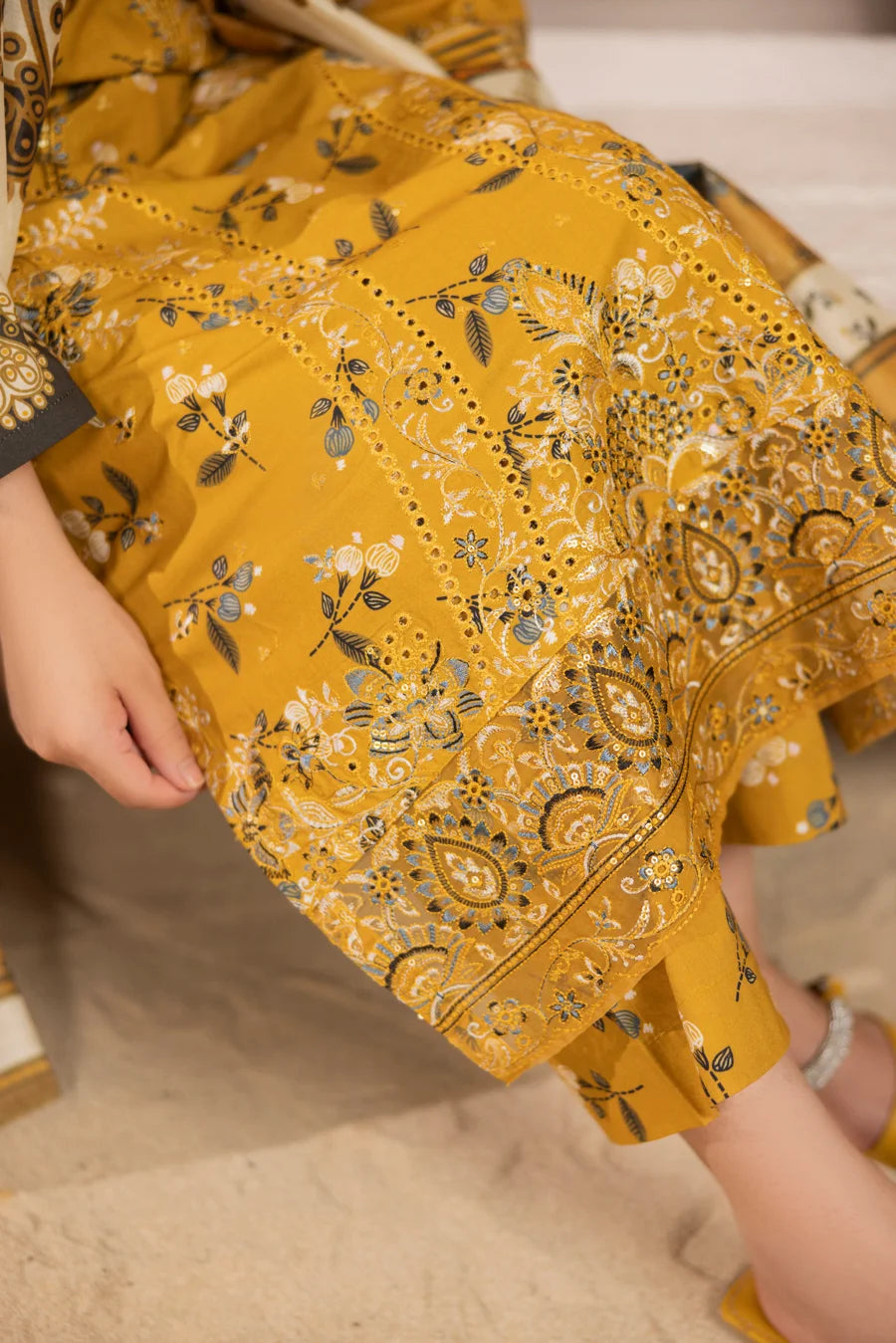 Zareenah - 3 PC Printed Dress