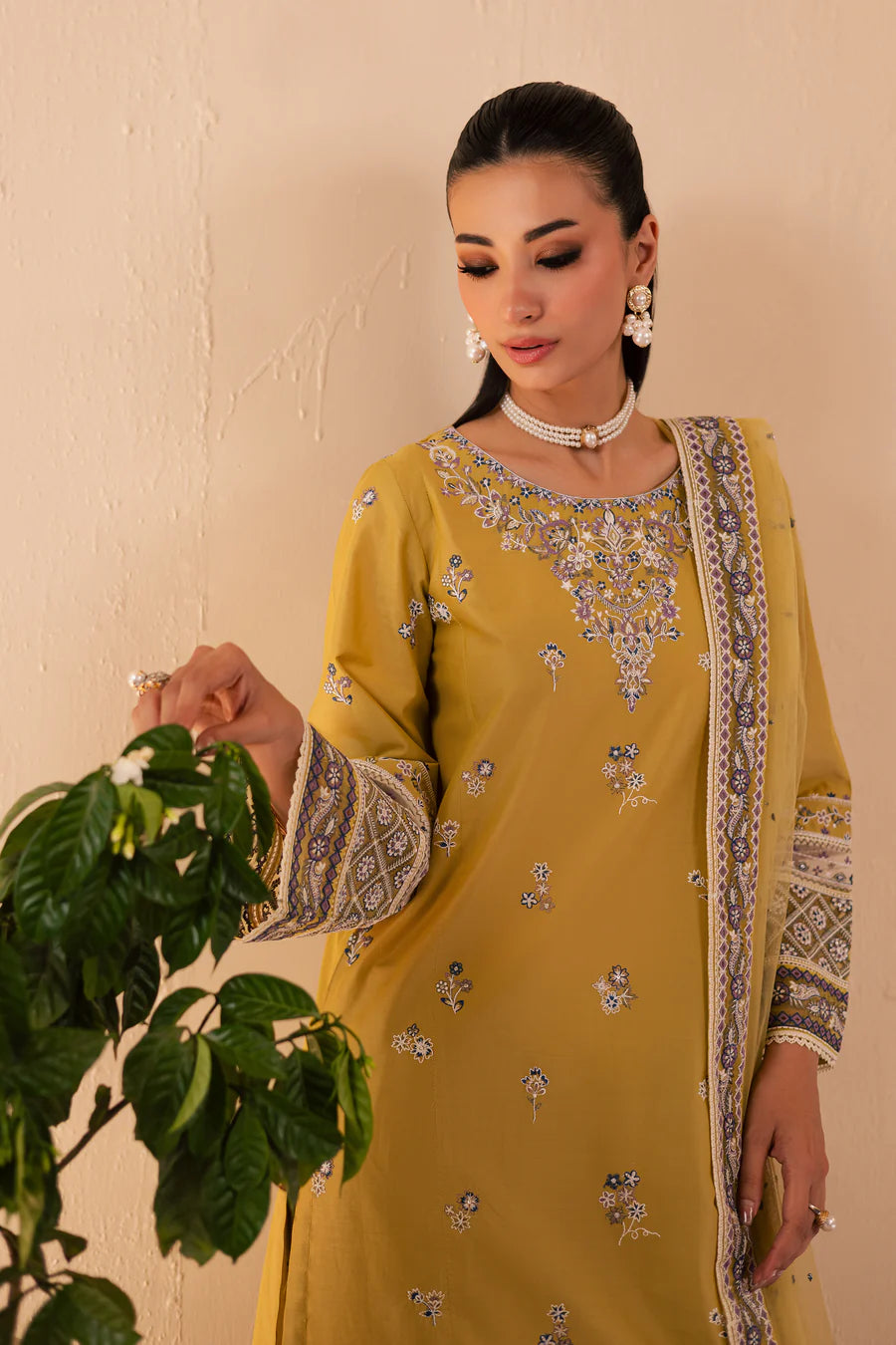 Mehwar - 3 PC Embroidered Dress