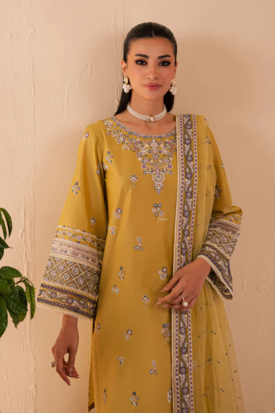 Mehwar - 3 PC Embroidered Dress