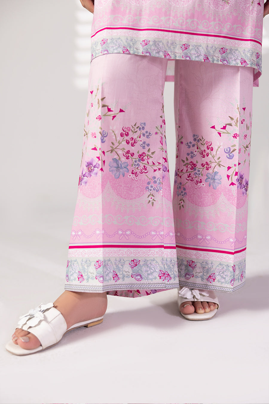 ROSY ELEGANCE