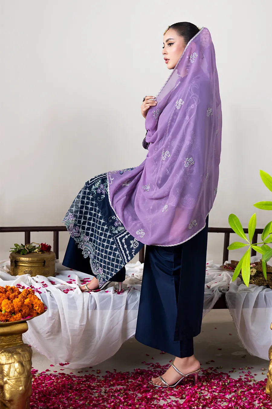 Neelam Emb-3PC - Zeenat Pret