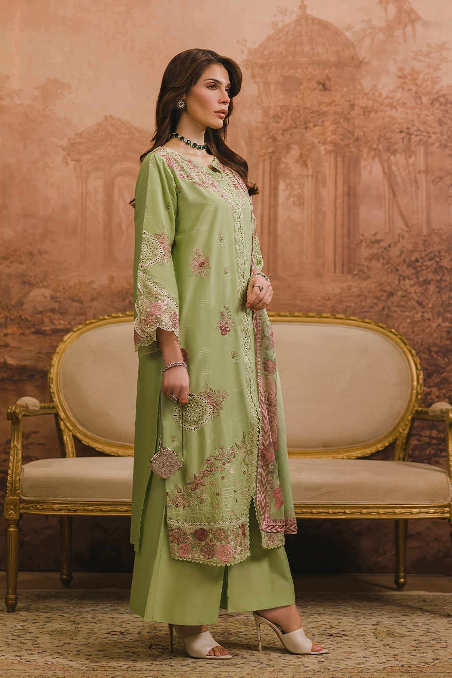 Niora Emb3PC - Zeenat Pret