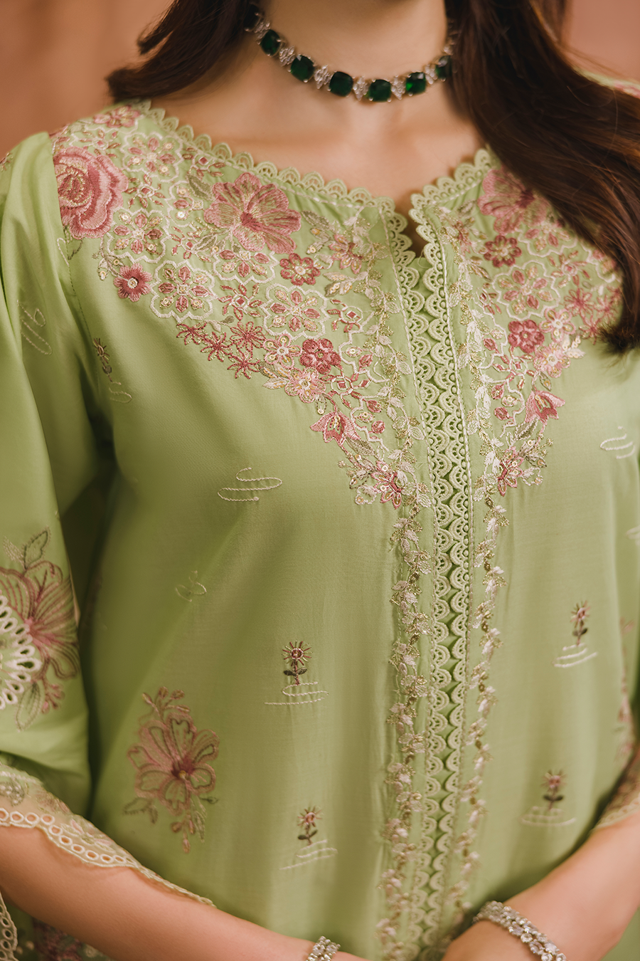 Niora Emb3PC - Zeenat Pret