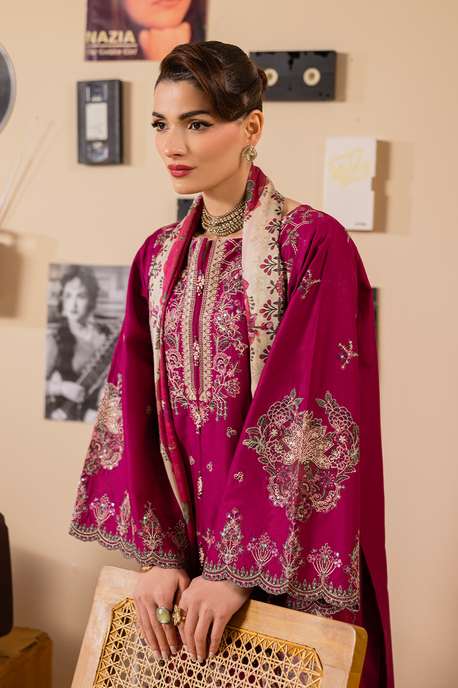 Victoria Emb -3PC - Zeenat Pret